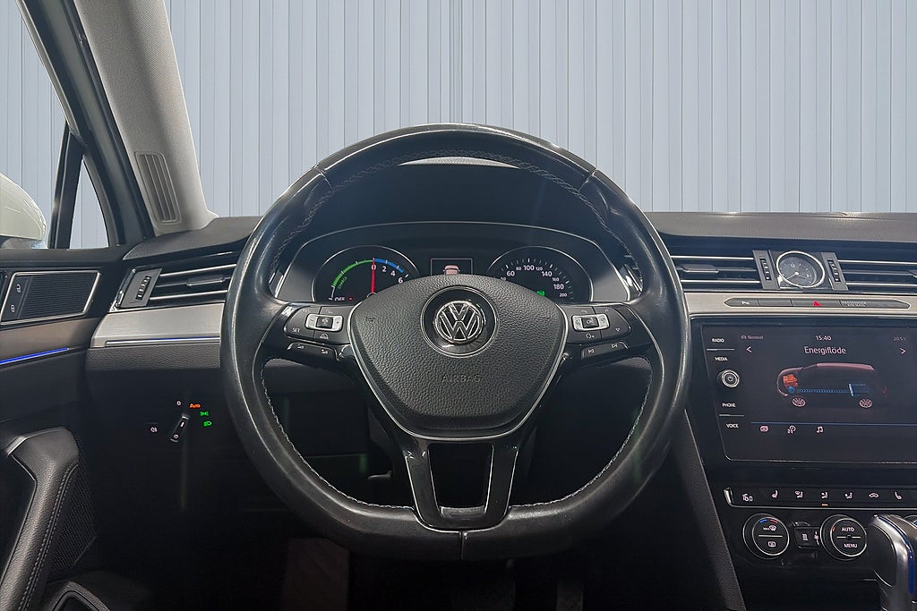 Volkswagen Passat 2018 - miniatyr 14