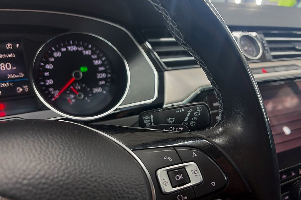 Volkswagen Passat 2018 - miniatyr 16