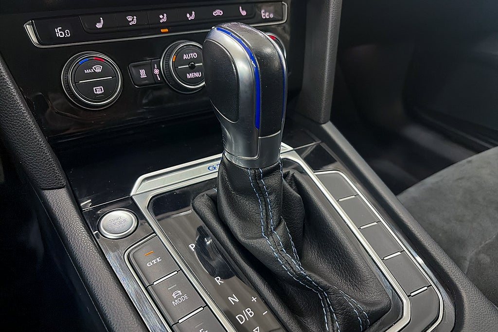 Volkswagen Passat 2018 - miniatyr 17