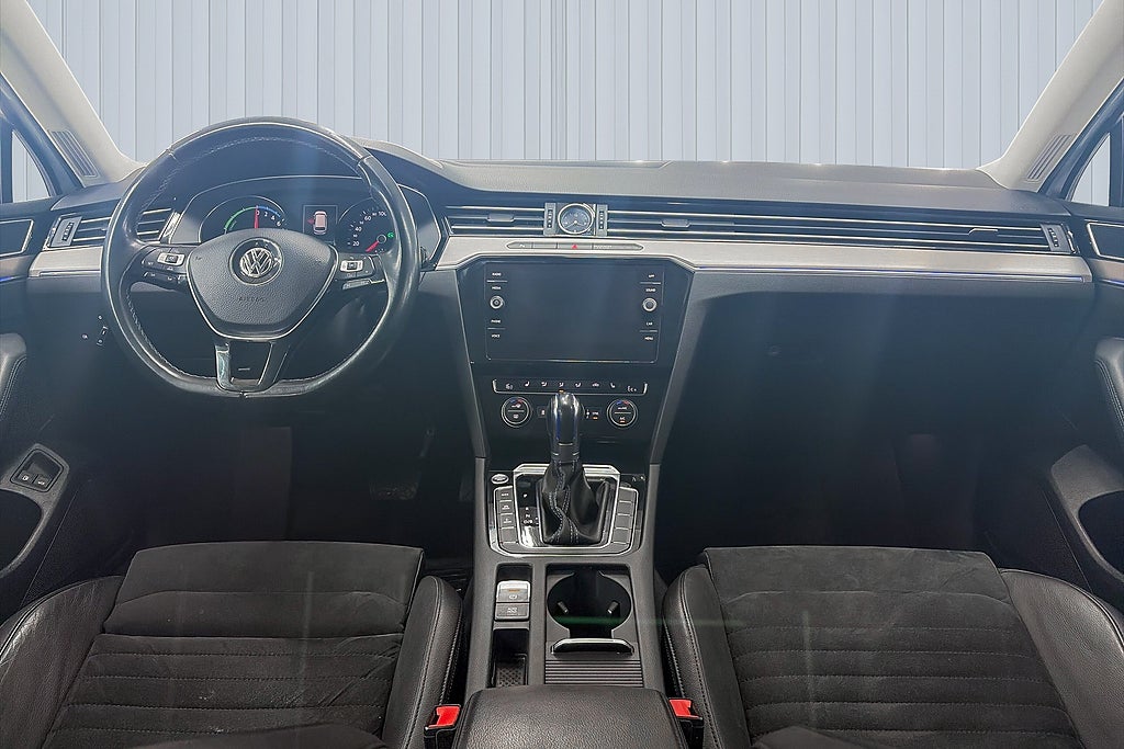 Volkswagen Passat 2018 - miniatyr 10