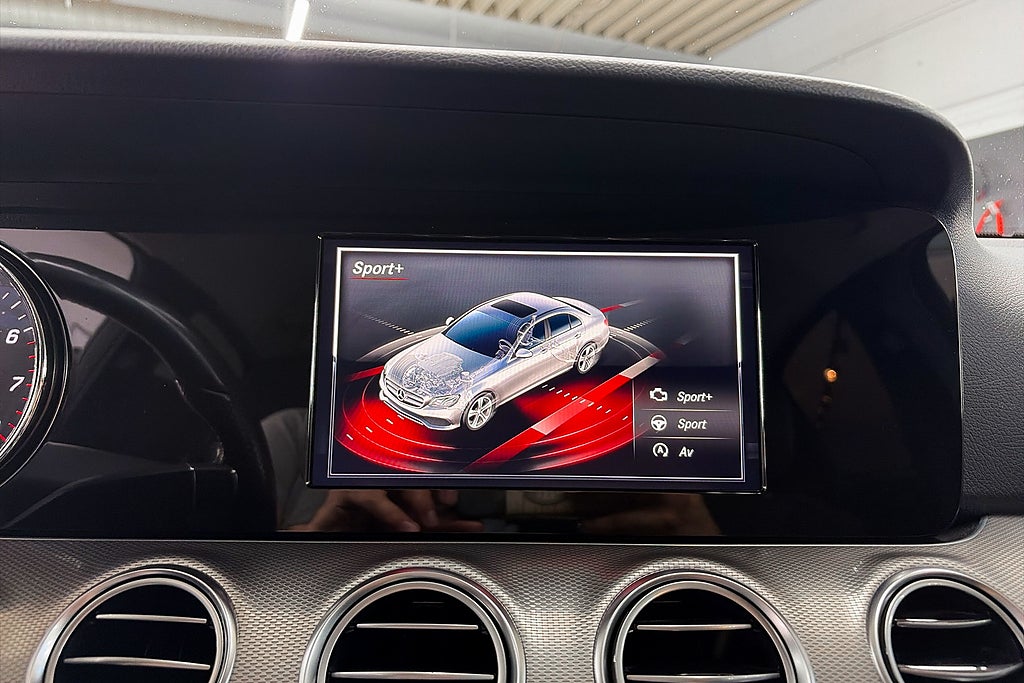 Mercedes-Benz E 2017 - miniatyr 13