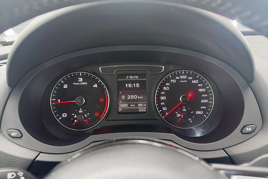 Audi Q3 2017 - miniatyr 14