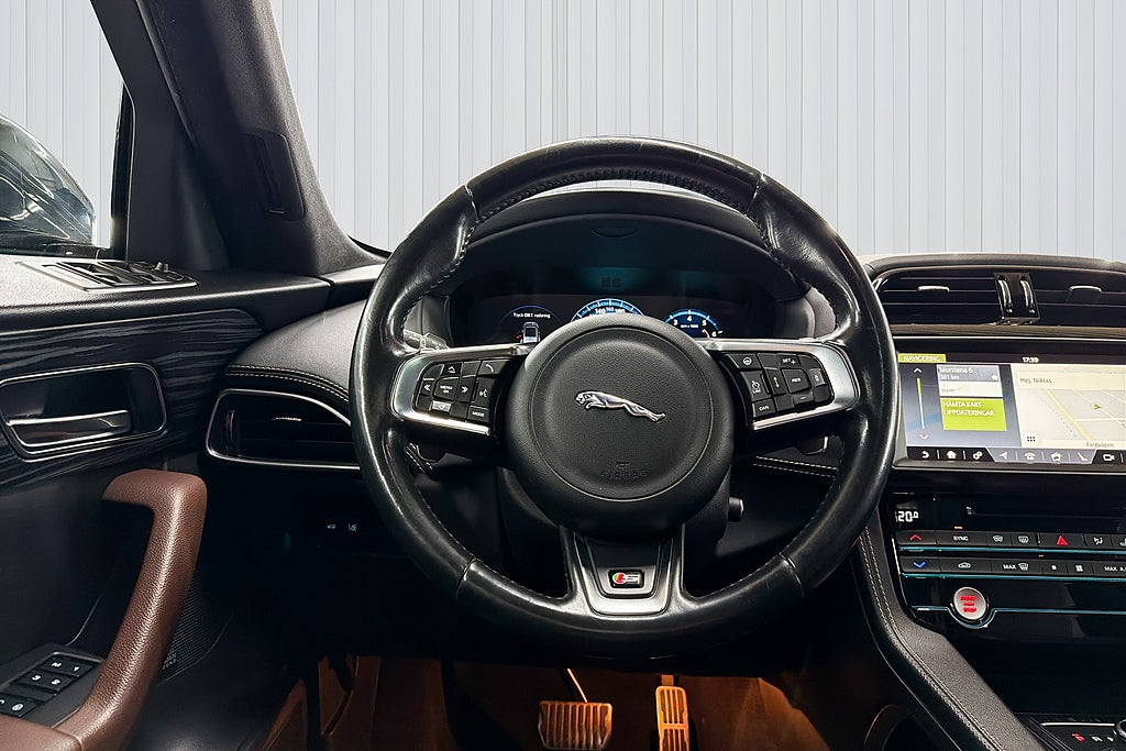 Jaguar F-Pace 2017 - miniatyr 10