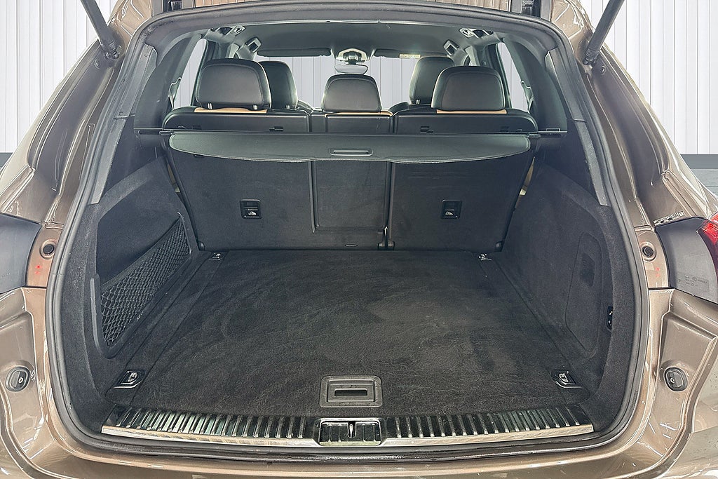 Porsche Cayenne 2016 - miniatyr 21