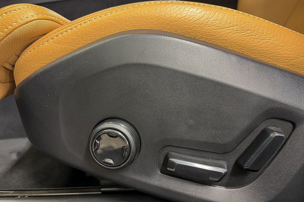 Volvo XC60 2018 - miniatyr 16