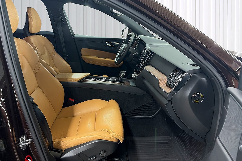 Volvo XC60 2018 - miniatyr 17