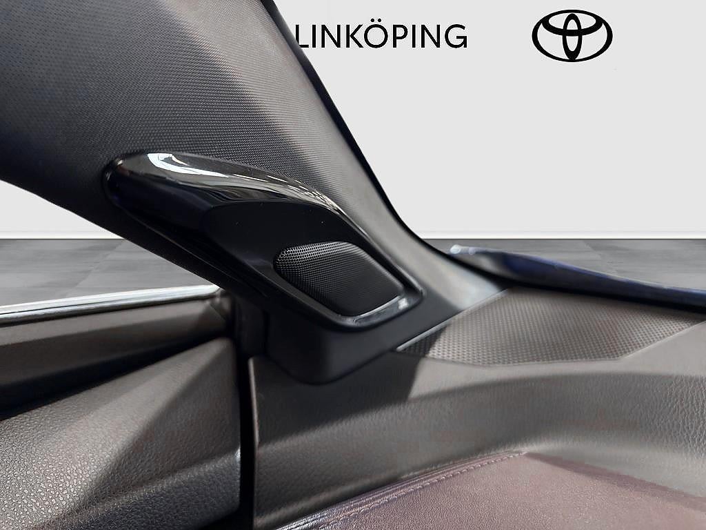 Toyota C-HR 2017 - miniatyr 17