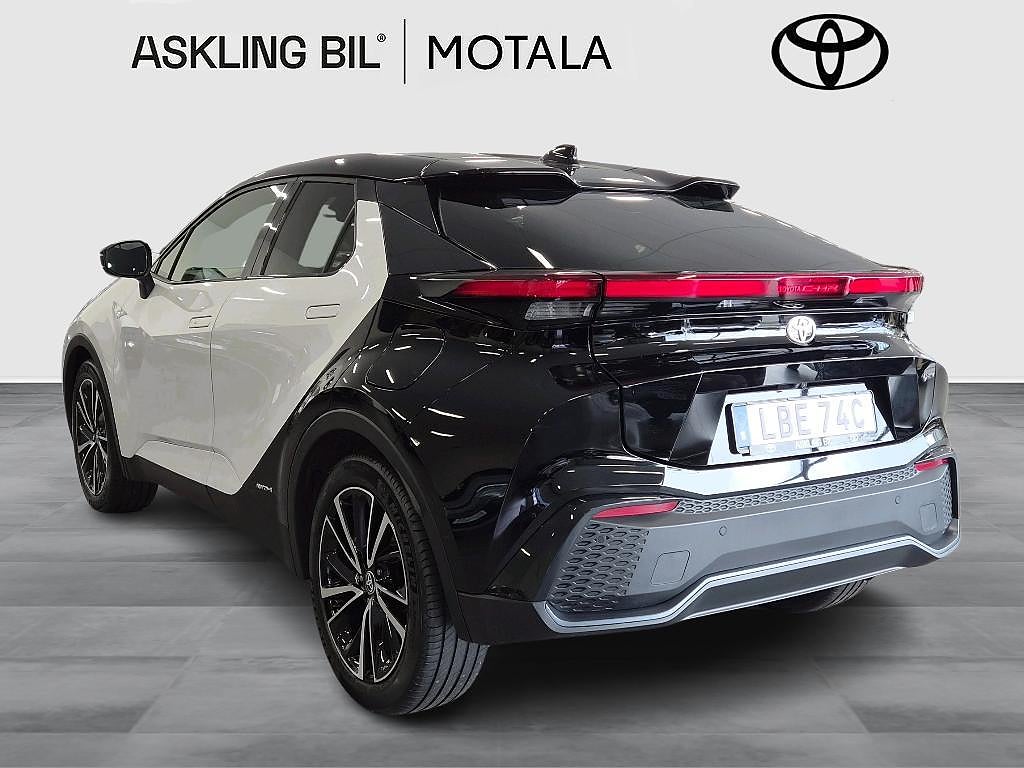 Toyota C-HR 2023 - miniatyr 3