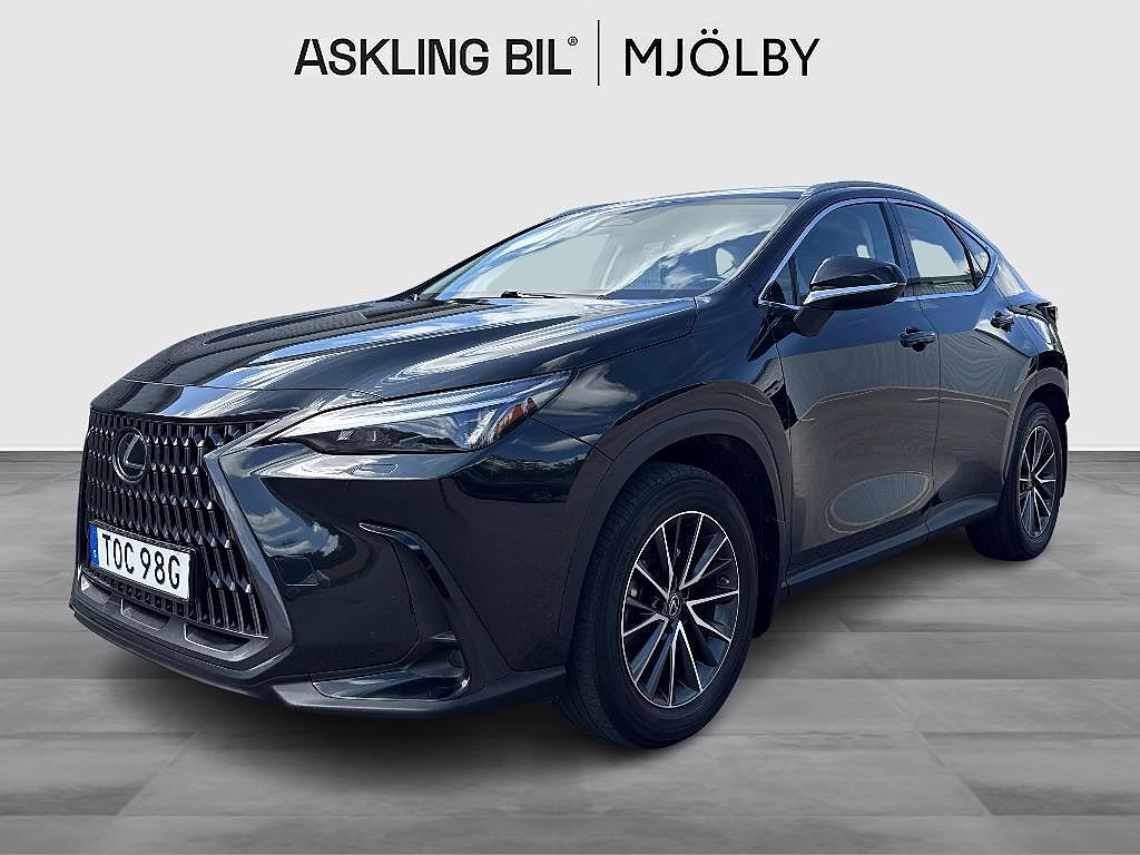 Lexus NX 2022 - bild 1 av 13