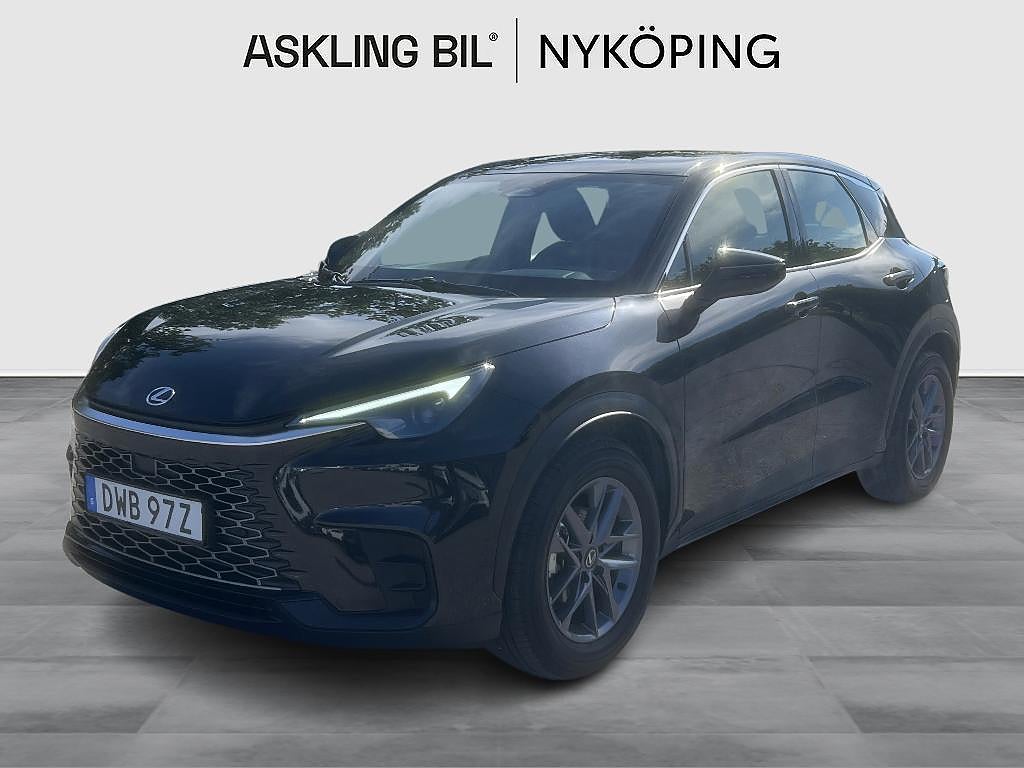 Lexus LBX 2025 - bild 1 av 11