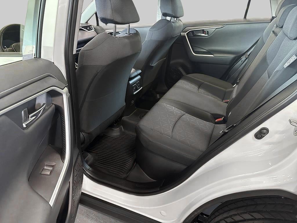 Toyota RAV4 2023 - miniatyr 8