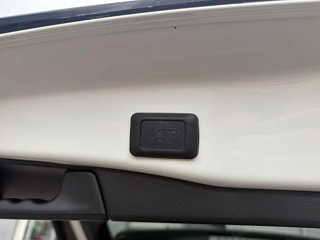 Toyota RAV4 2022 - miniatyr 12