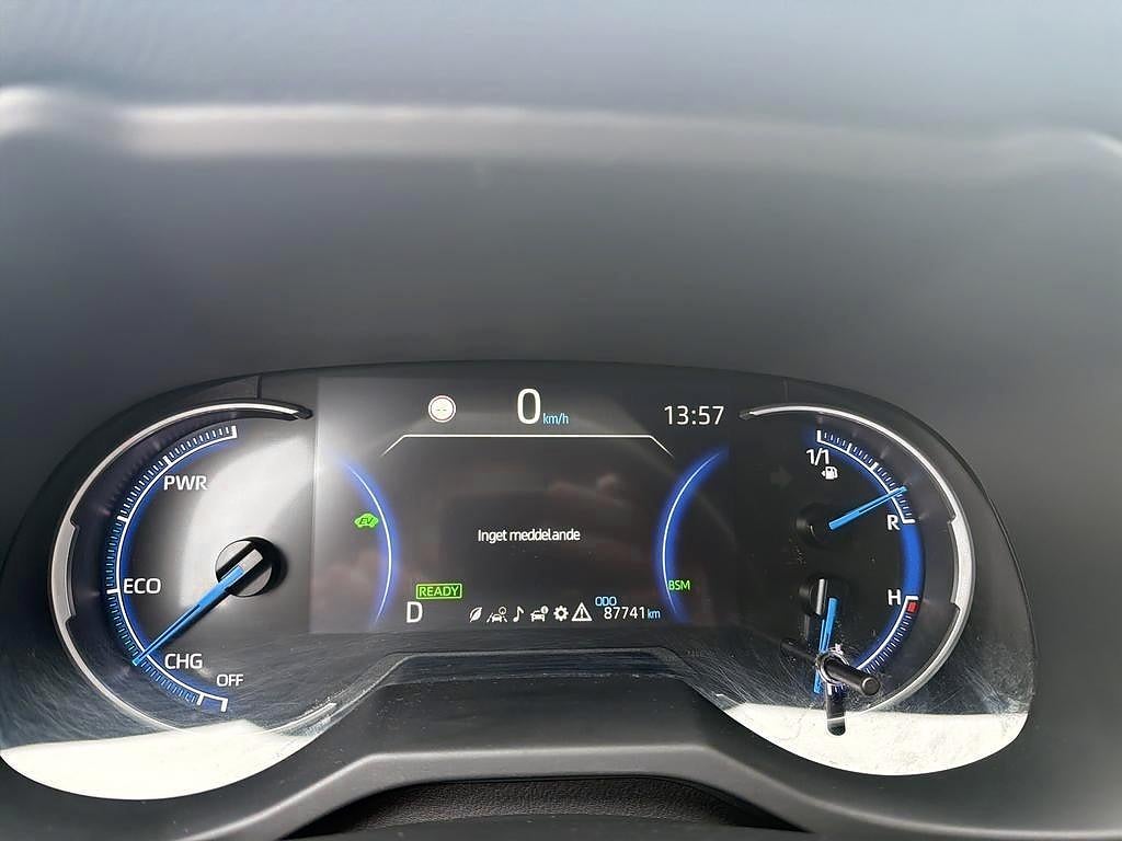 Toyota RAV4 2022 - miniatyr 18