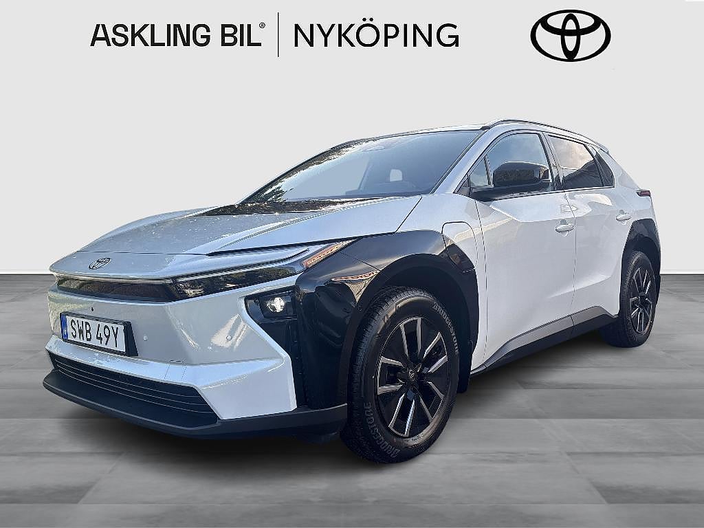 Toyota bZ4X 2025 - bild 1 av 14