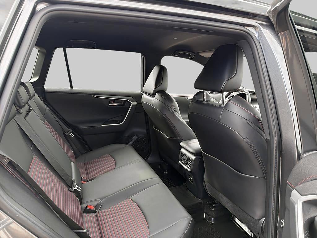 Toyota RAV4 2021 - miniatyr 8
