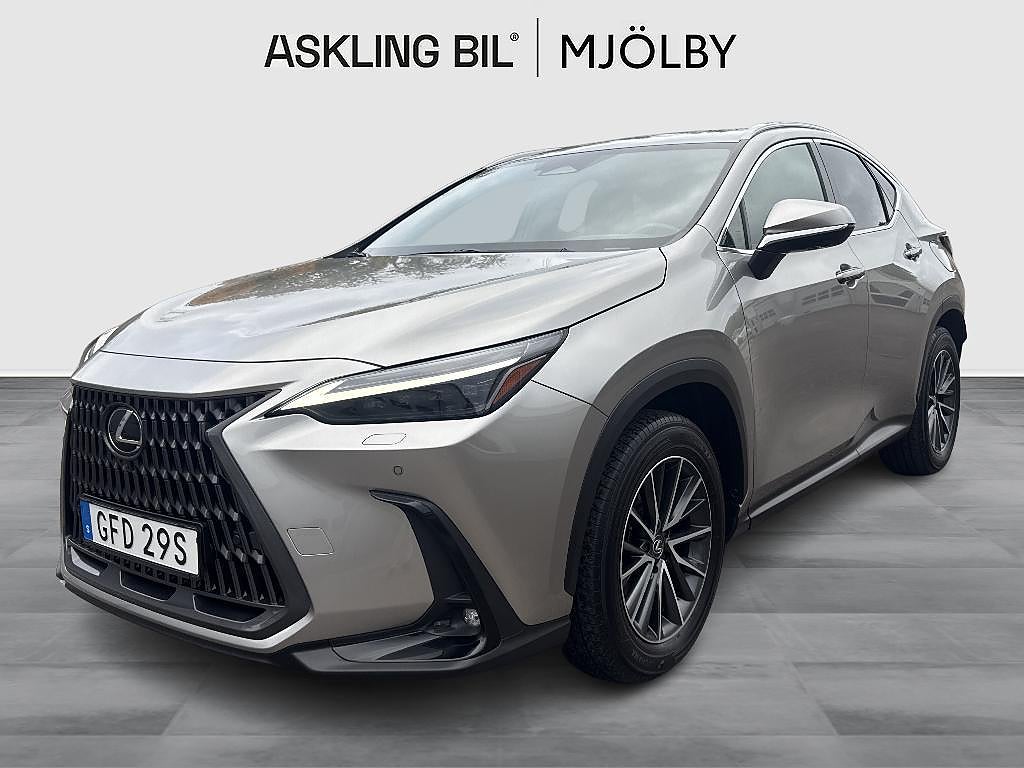 Lexus NX 2023 - bild 1 av 18