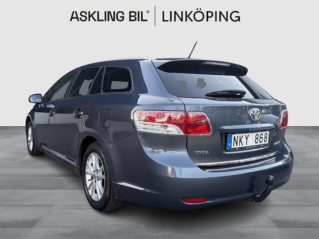 Toyota Avensis 2011 - miniatyr 2