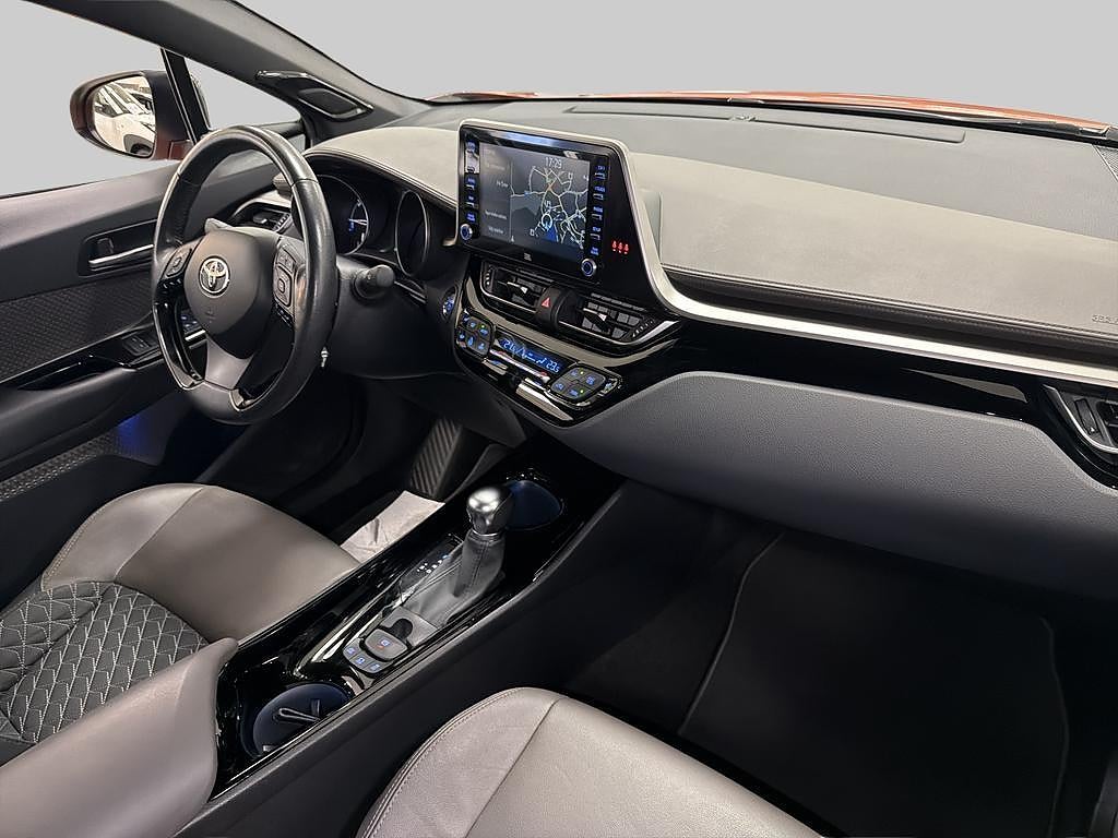 Toyota C-HR 2019 - miniatyr 6