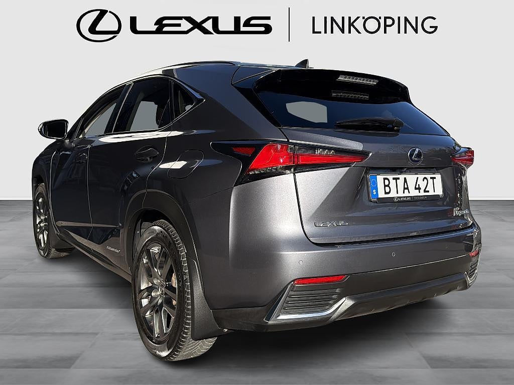 Lexus NX300h 2019 - miniatyr 2