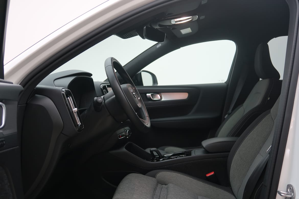 Volvo XC40 2025 - miniatyr 4