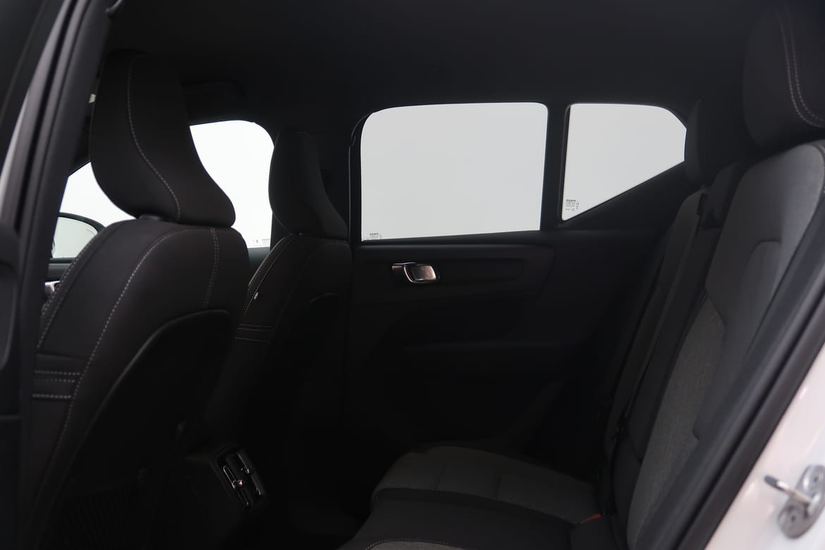 Volvo XC40 2025 - miniatyr 5