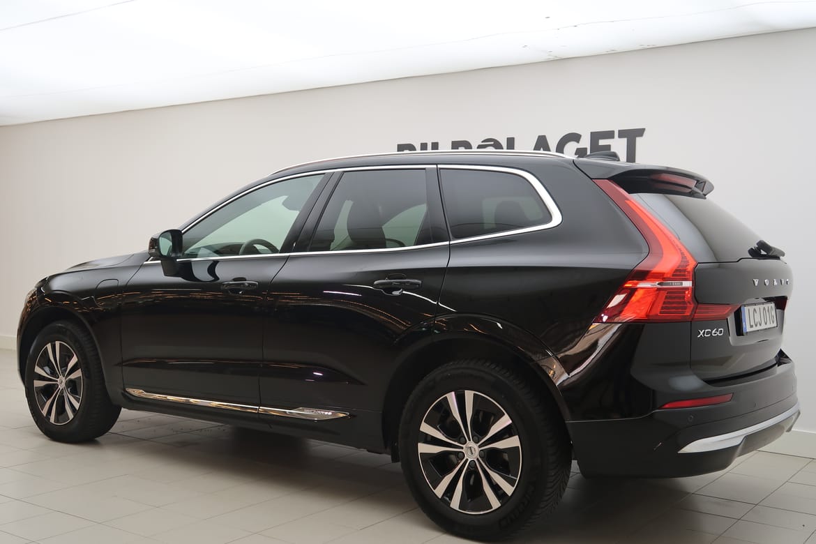 Volvo XC60 2023 - miniatyr 3