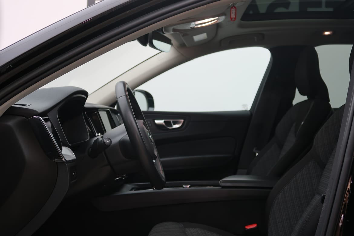 Volvo XC60 2023 - miniatyr 4