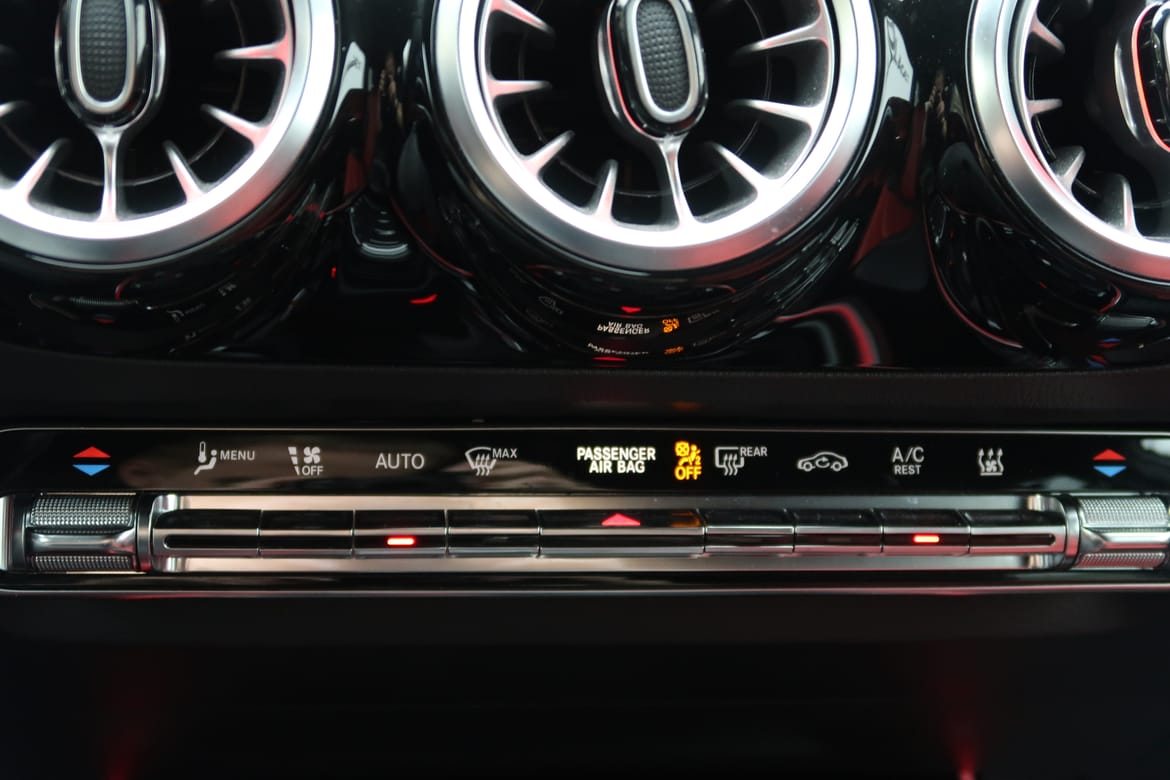 Mercedes-Benz GLA 2021 - miniatyr 16