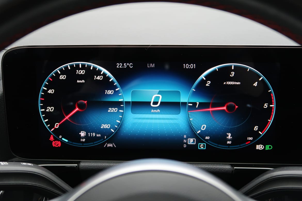 Mercedes-Benz GLA 2021 - miniatyr 8