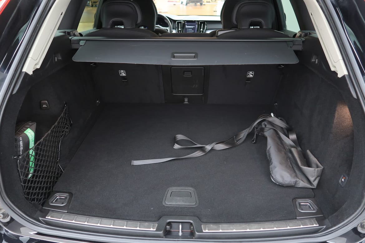 Volvo XC60 2022 - miniatyr 12