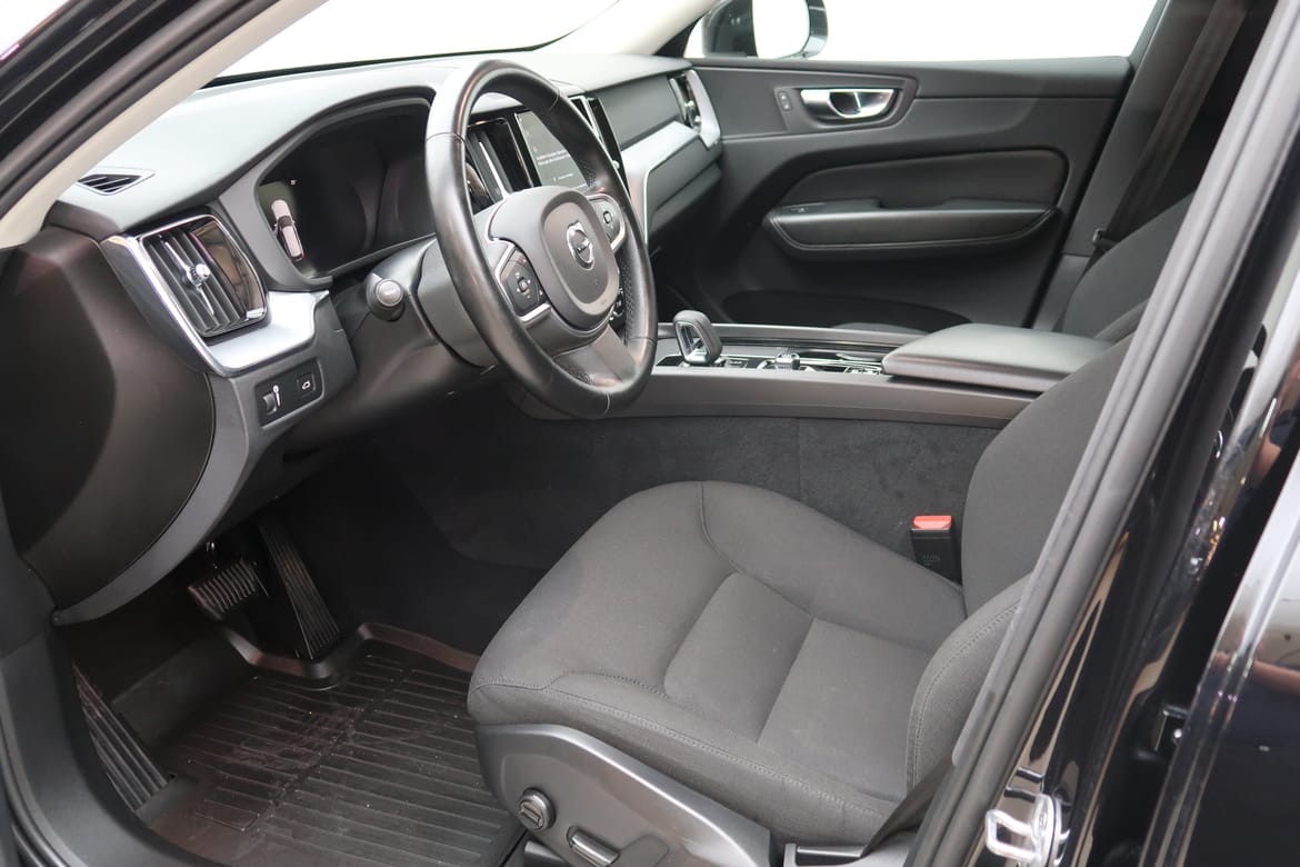Volvo XC60 2022 - miniatyr 4