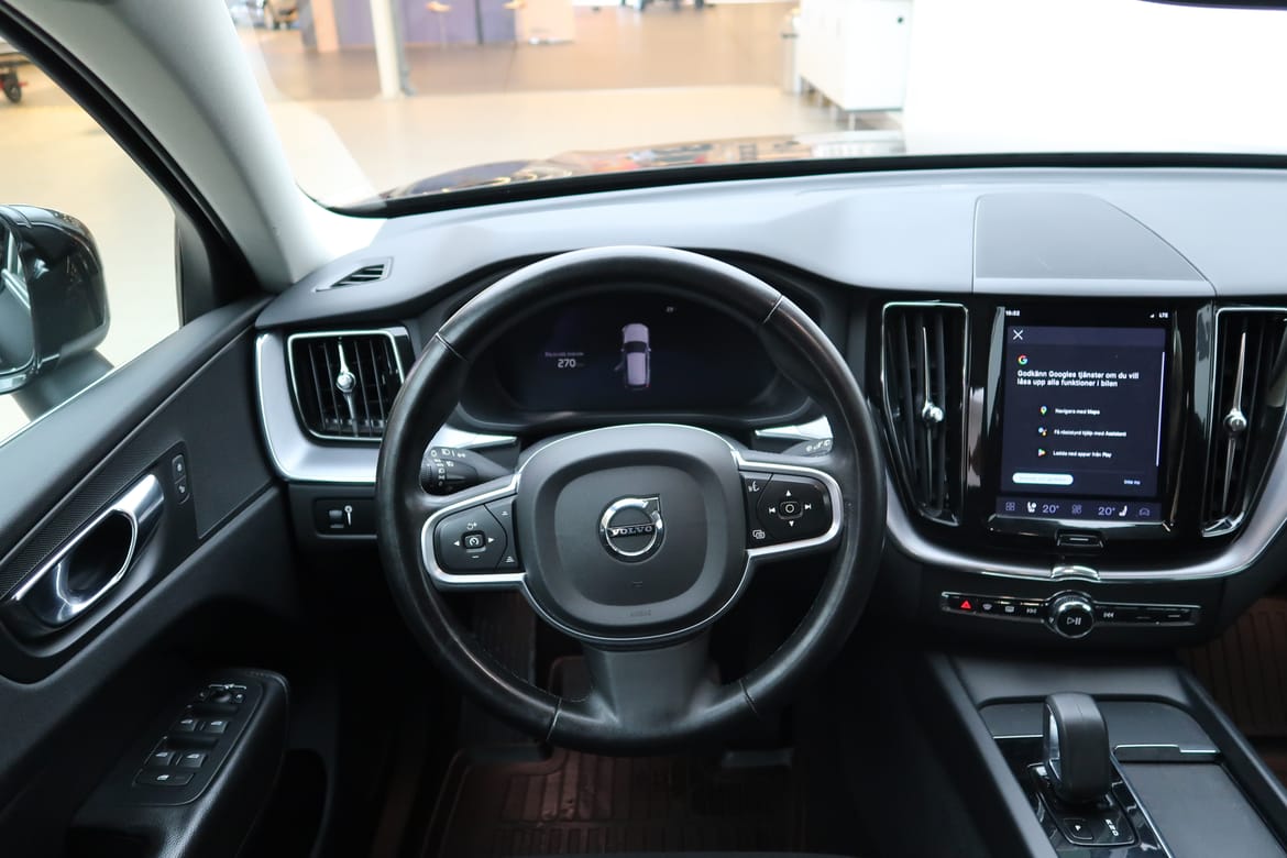Volvo XC60 2022 - miniatyr 8