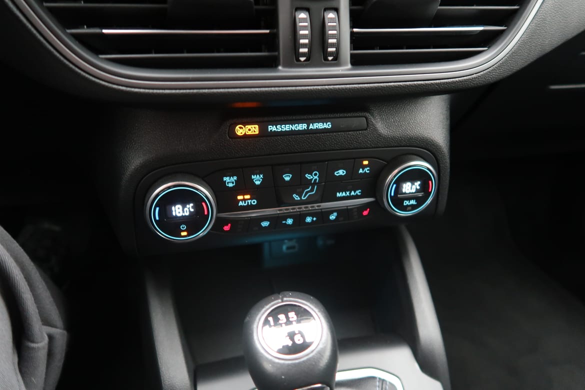Ford Focus 2022 - miniatyr 14