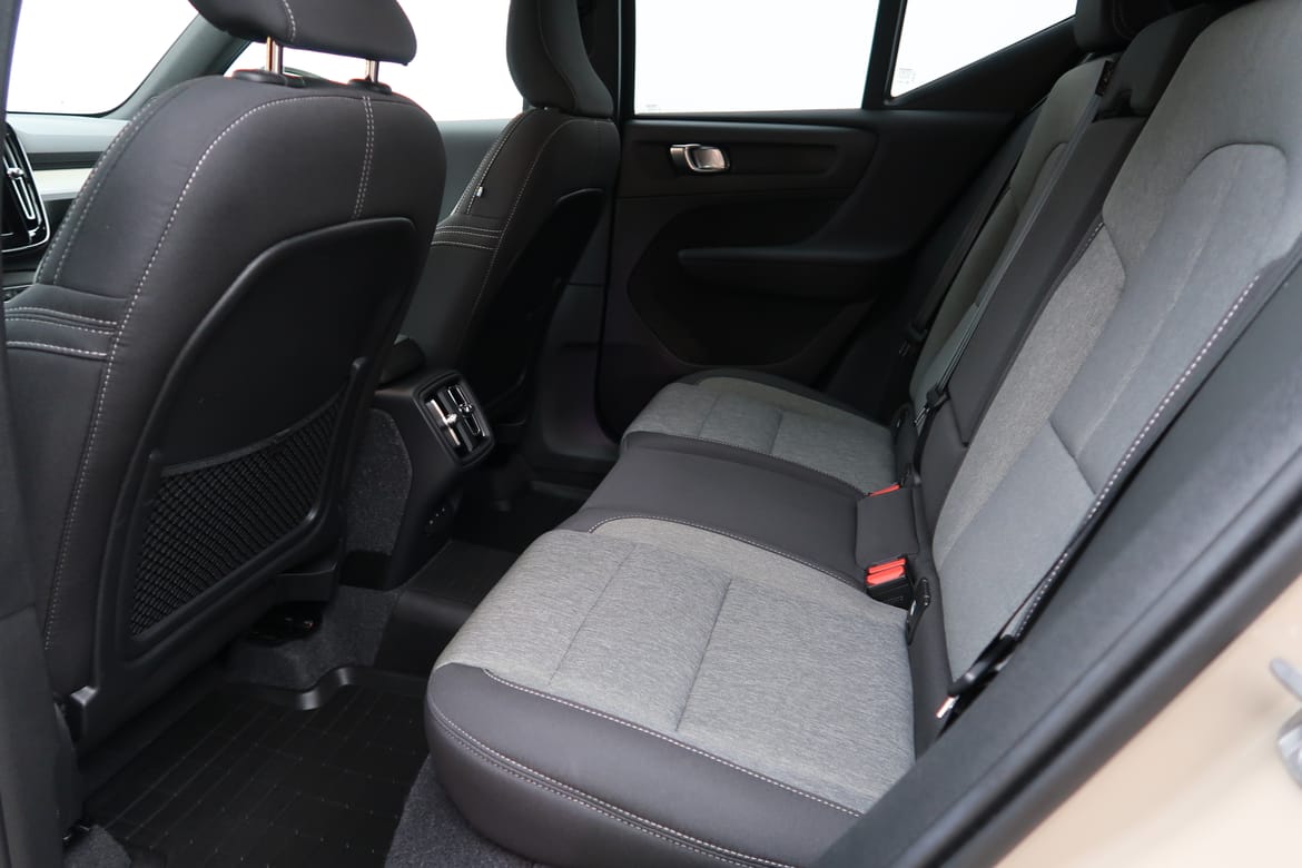Volvo XC40 2025 - miniatyr 5