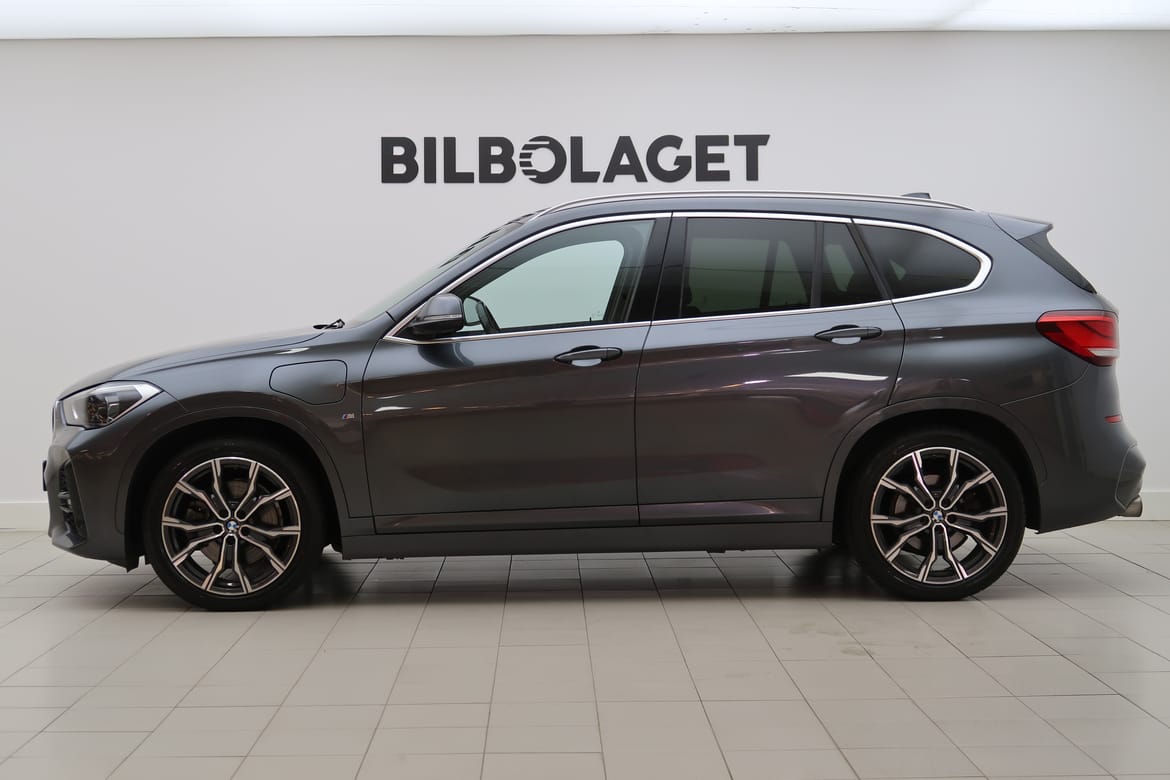 BMW X1 2021 - miniatyr 2