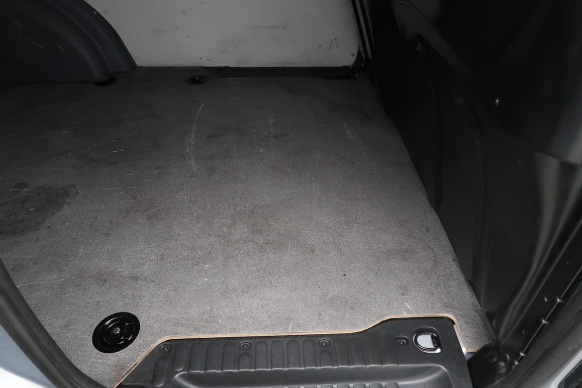 Nissan NV250 2022 - miniatyr 5
