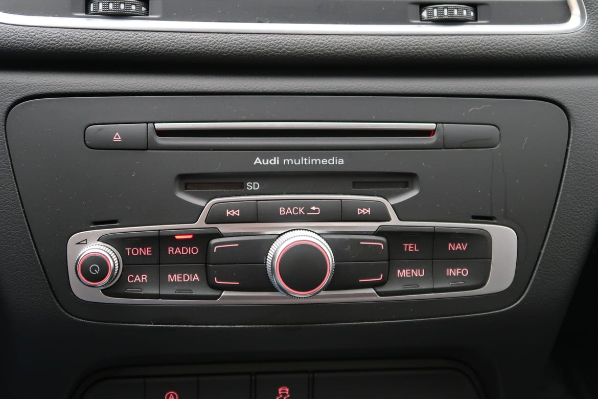 Audi Q3 2016 - miniatyr 12