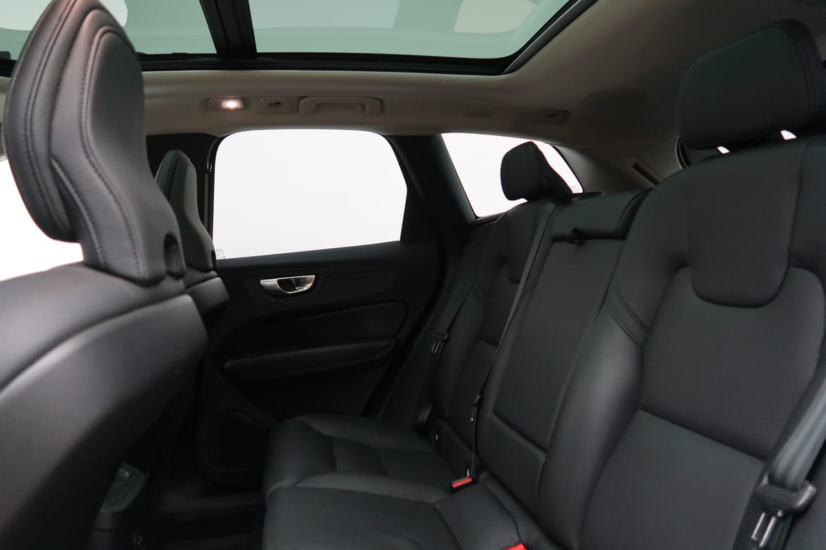 Volvo XC60 2023 - miniatyr 5