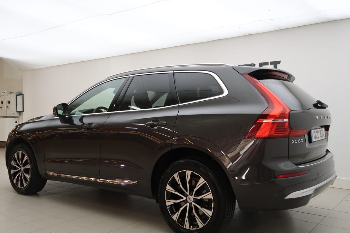 Volvo XC60 2023 - miniatyr 3