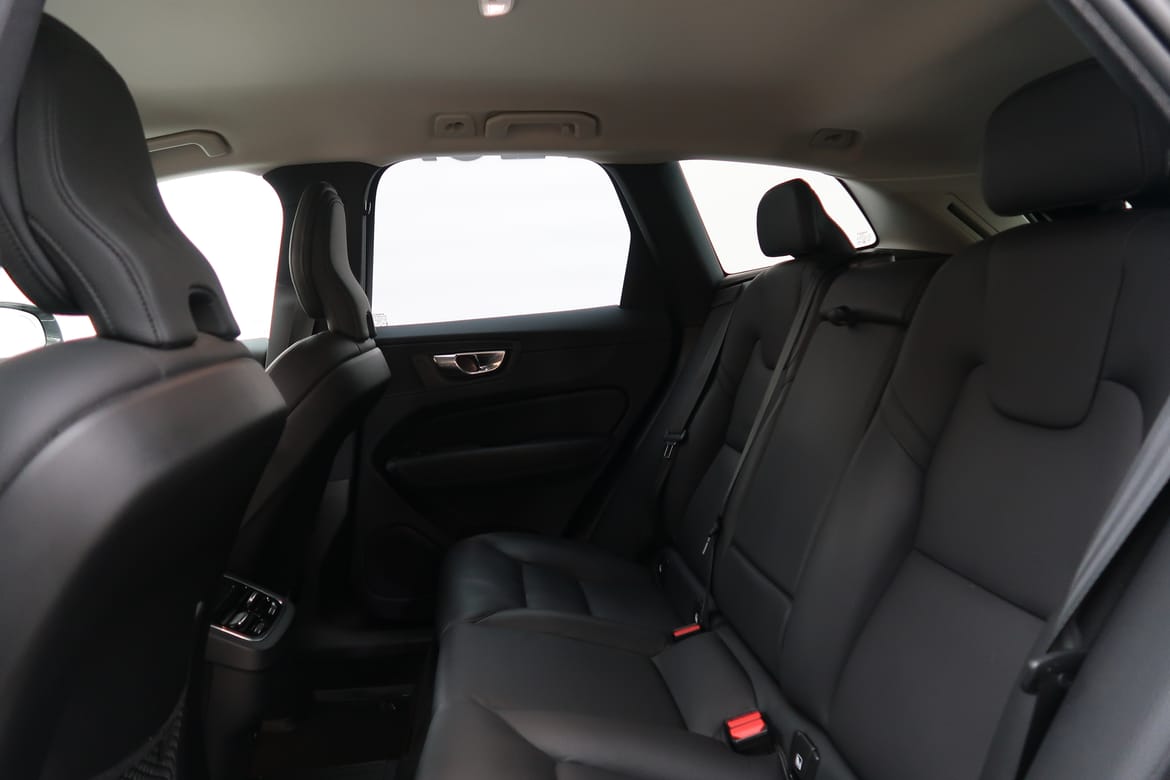 Volvo XC60 2023 - miniatyr 5