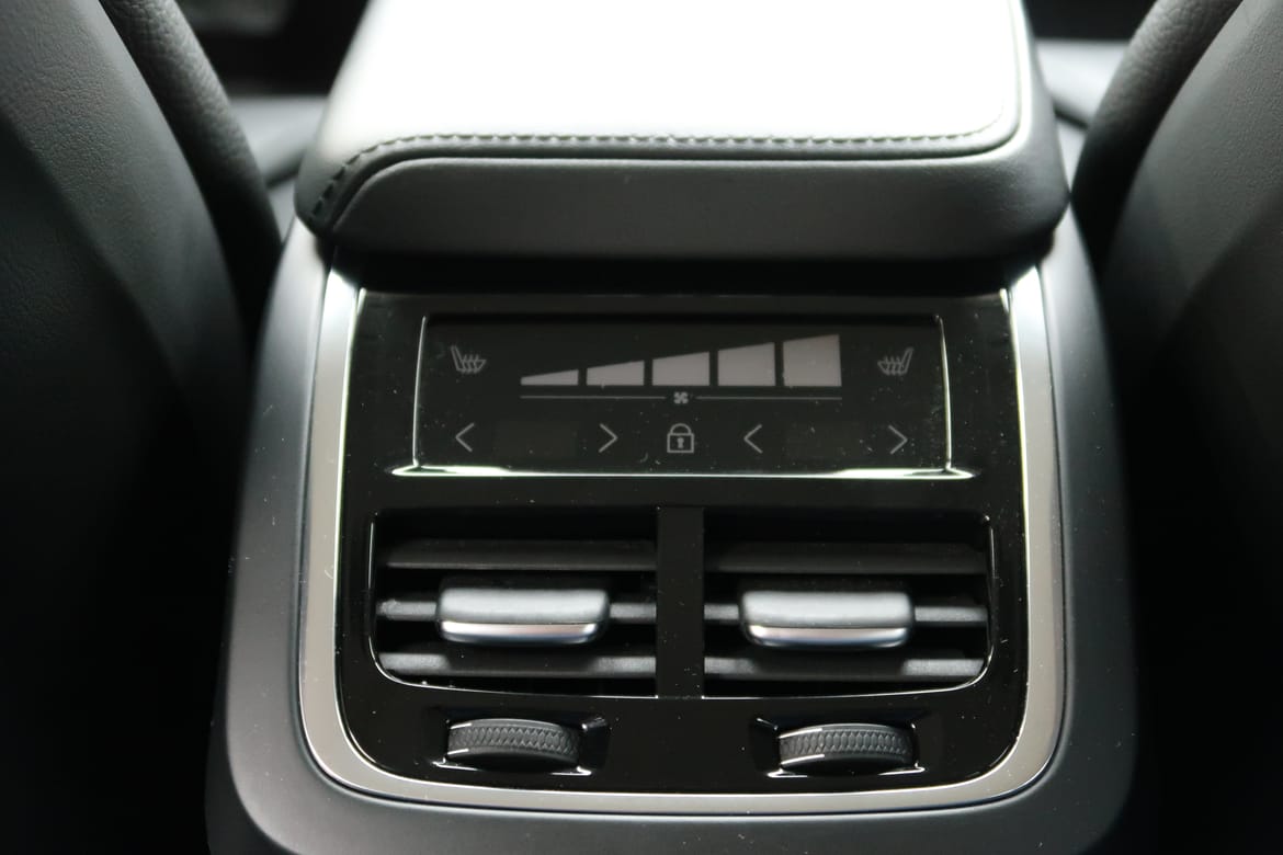 Volvo XC60 2023 - miniatyr 9