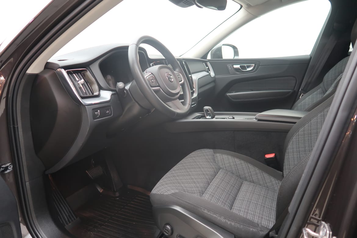 Volvo XC60 2022 - miniatyr 4
