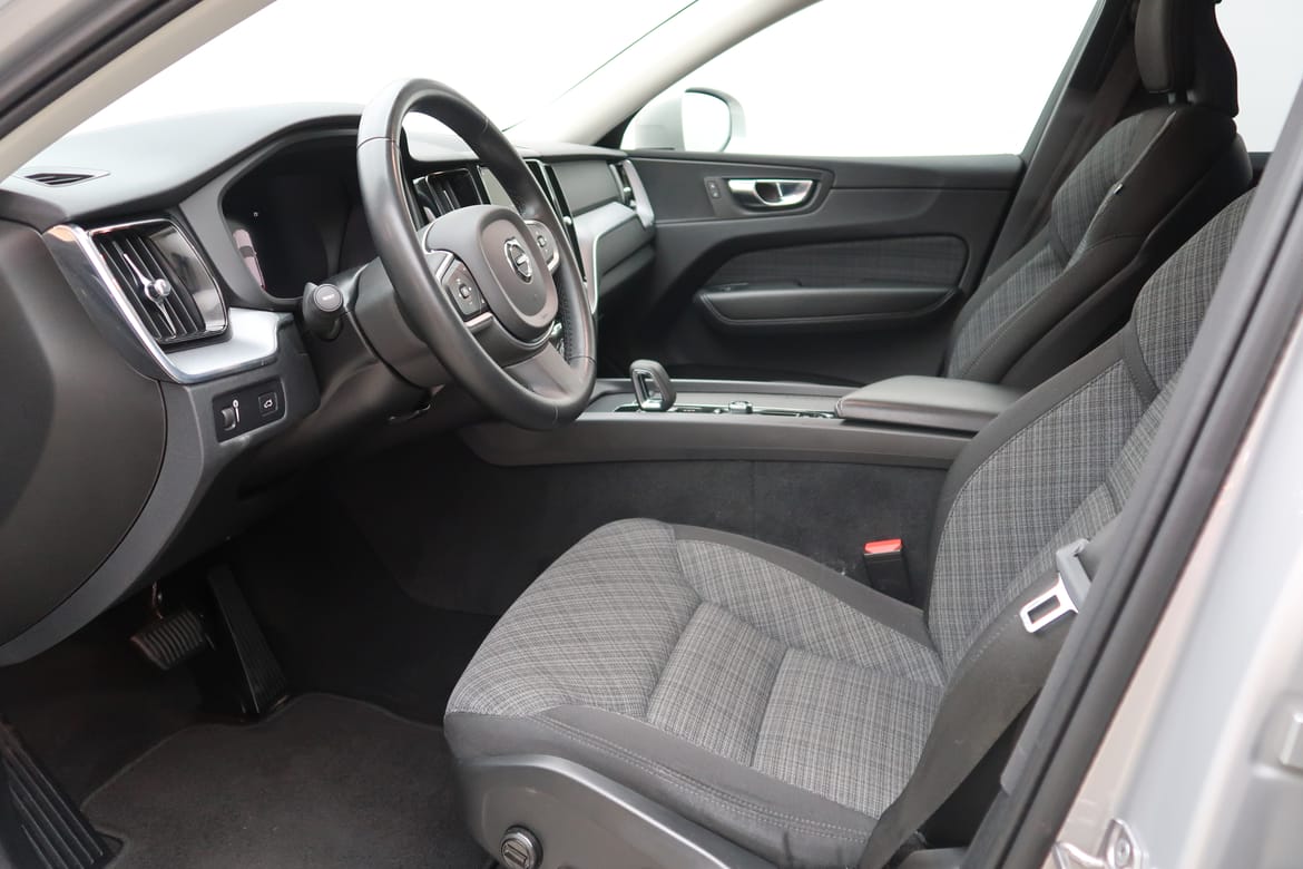 Volvo XC60 2022 - miniatyr 4