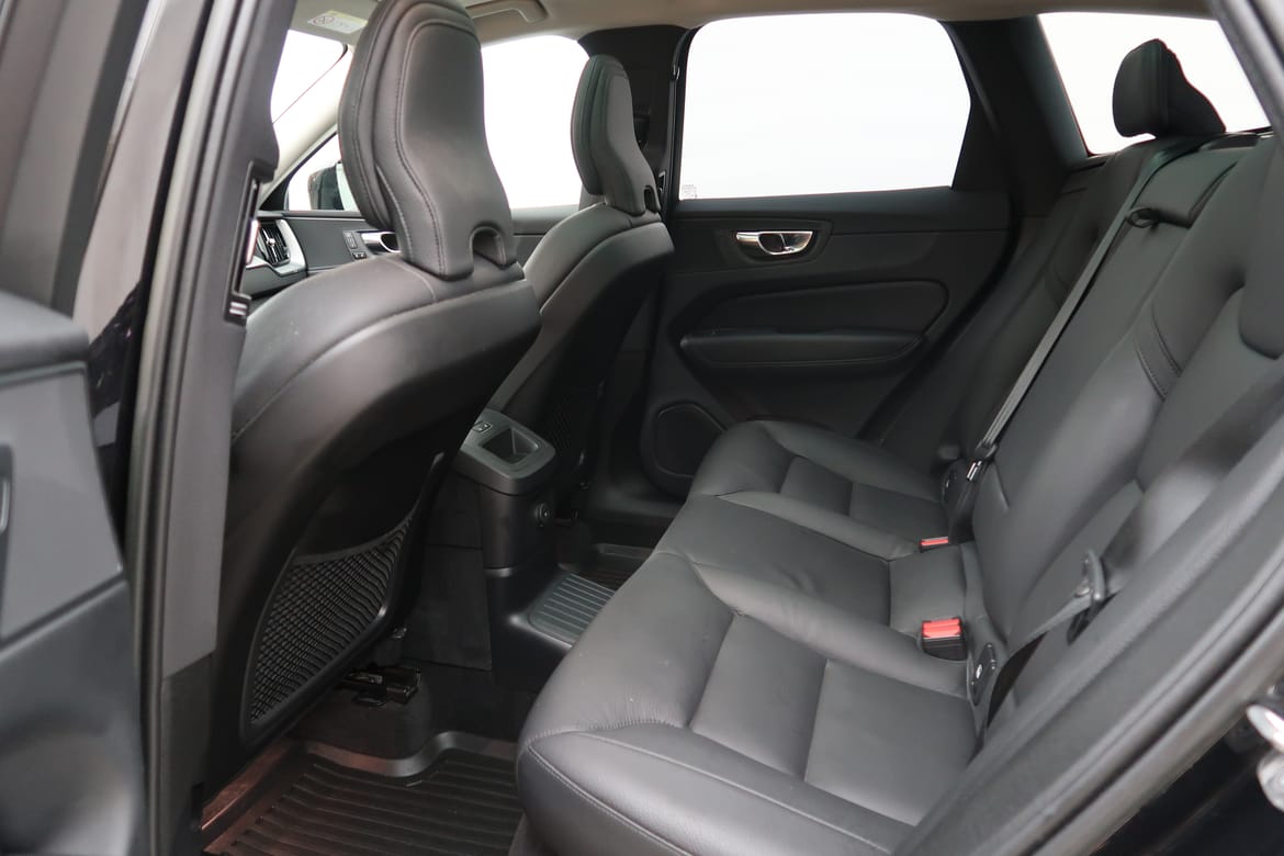 Volvo XC60 2023 - miniatyr 5