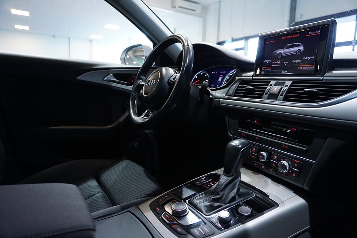 Audi A6 2018 - miniatyr 17