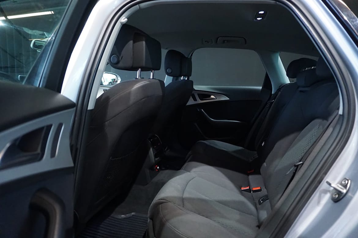 Audi A6 2018 - miniatyr 10