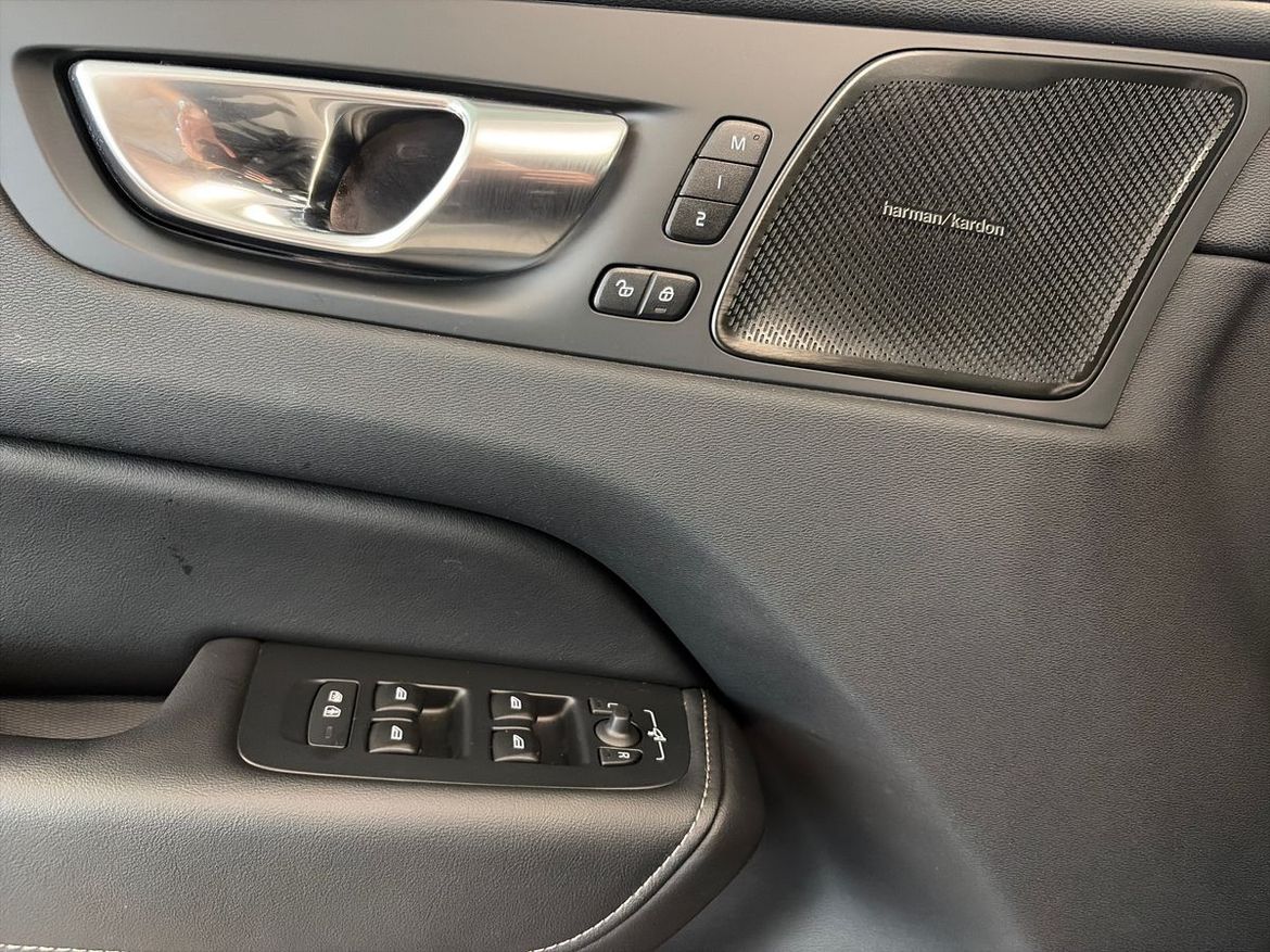 Volvo XC60 2025 - miniatyr 9