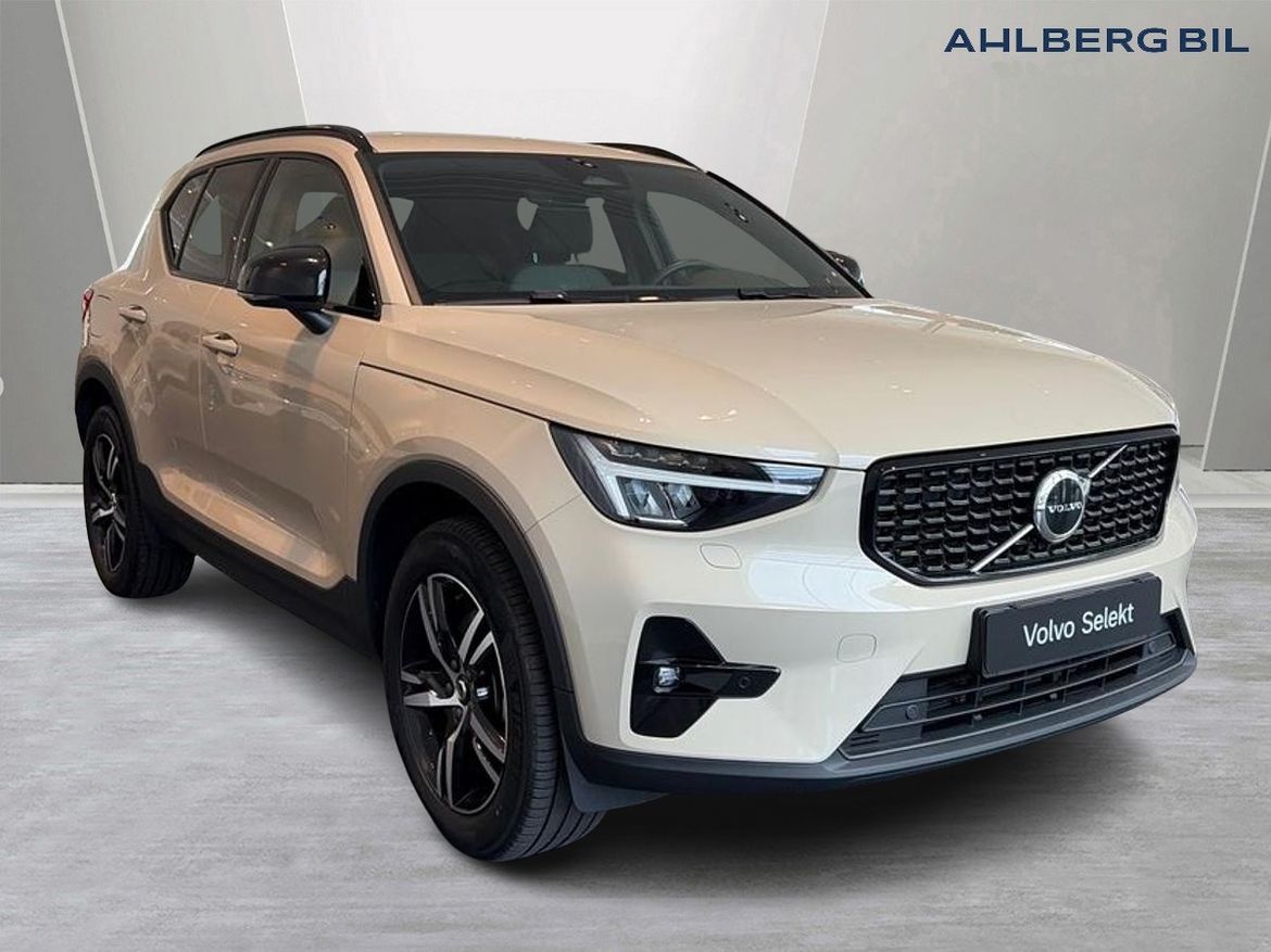 Volvo XC40 2025 - bild 1 av 1
