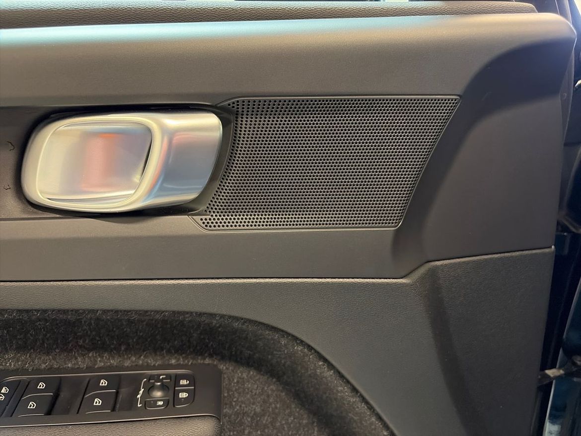 Volvo XC40 2021 - miniatyr 4