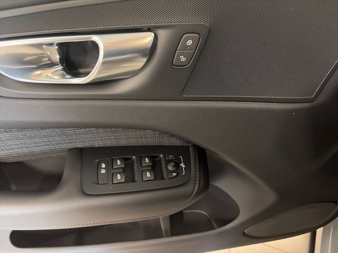 Volvo XC60 2024 - miniatyr 5